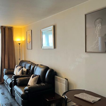 Radiant2 Bedroom Apartment In The Heart Of Harlow Town Dış mekan fotoğraf