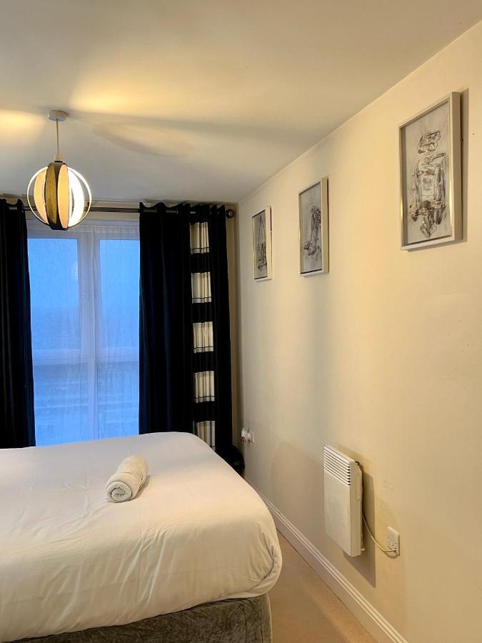 Radiant2 Bedroom Apartment In The Heart Of Harlow Town Dış mekan fotoğraf