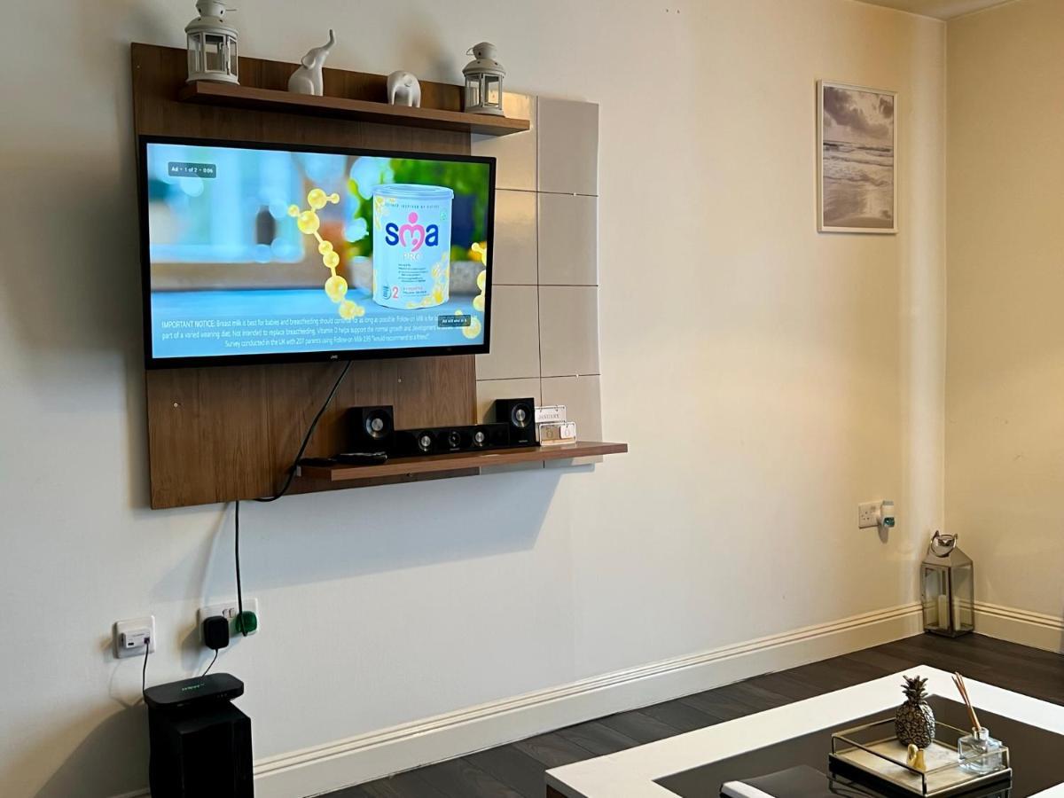 Radiant2 Bedroom Apartment In The Heart Of Harlow Town Dış mekan fotoğraf