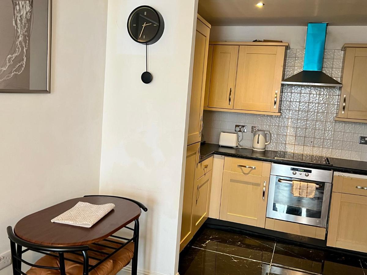 Radiant2 Bedroom Apartment In The Heart Of Harlow Town Dış mekan fotoğraf